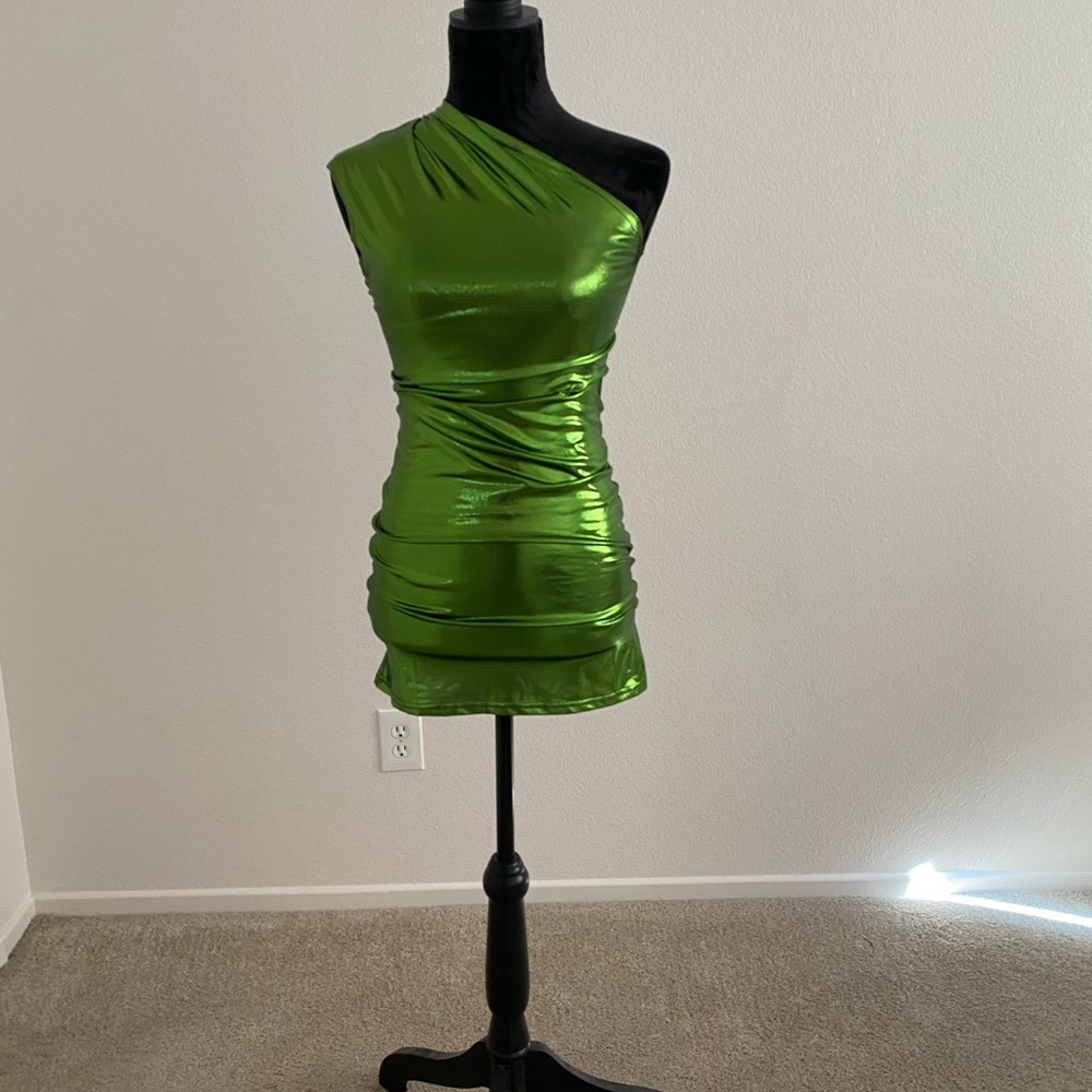 SHEIN Shimmering Green One-Shoulder Dress - Picture 5 of 5